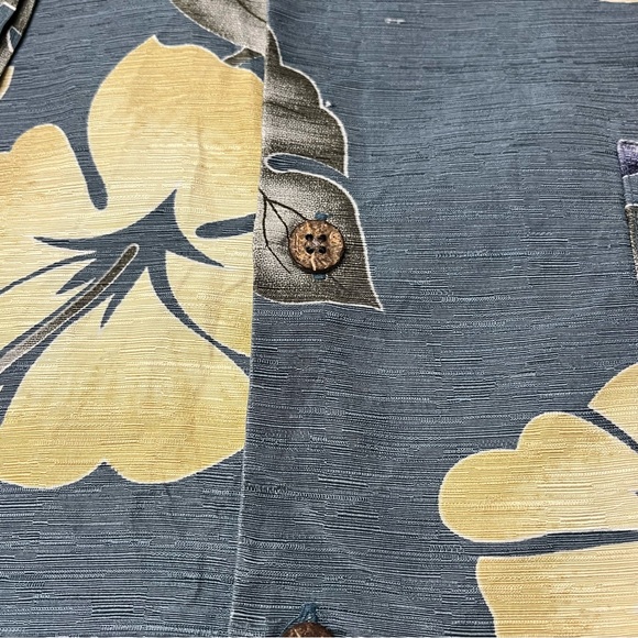 Vintage Tommy Bahama 100% Silk Hawaiian Floral Button Up Short Sleeve Shirt  L - Picture 7 of 13